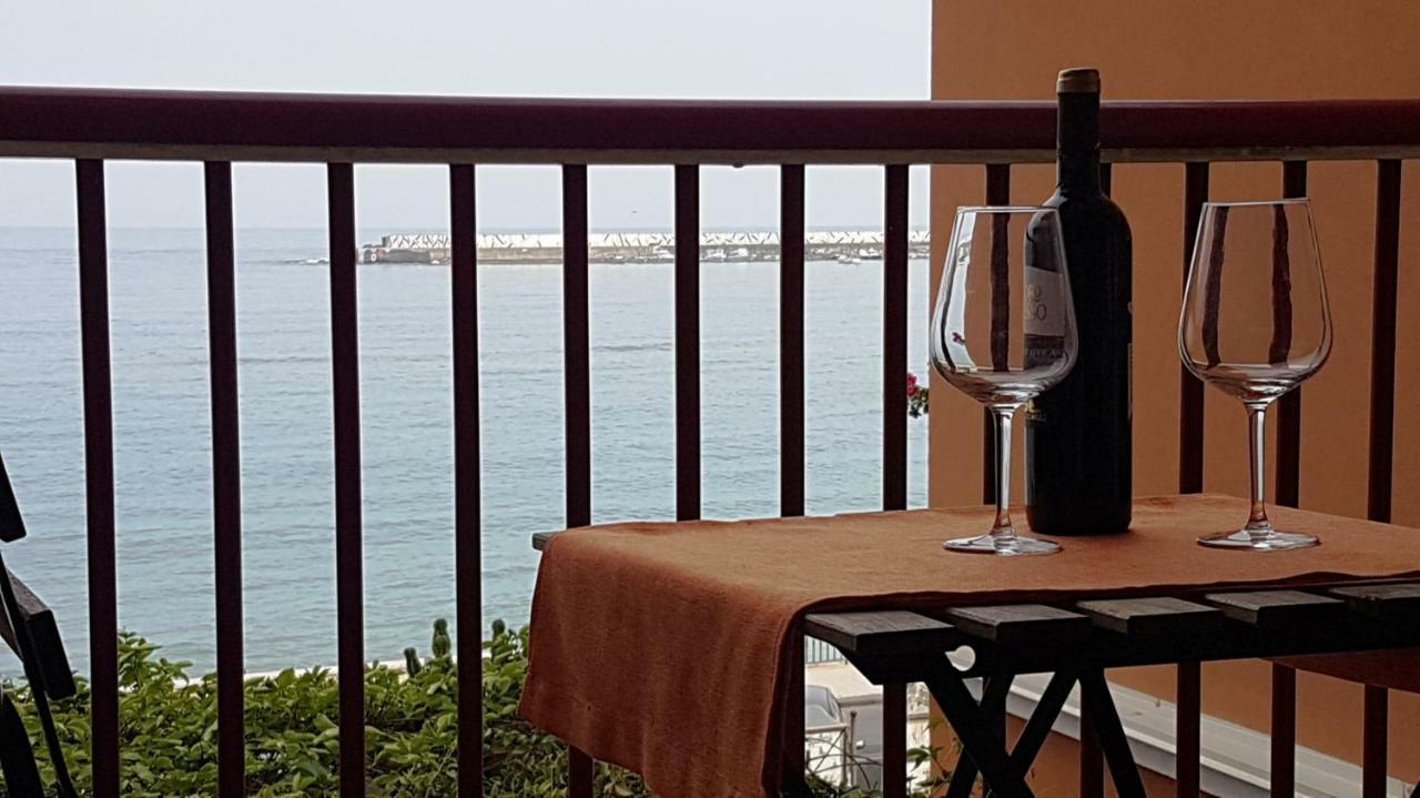 Loft Baia Di Giardini Apartment Екстериор снимка
