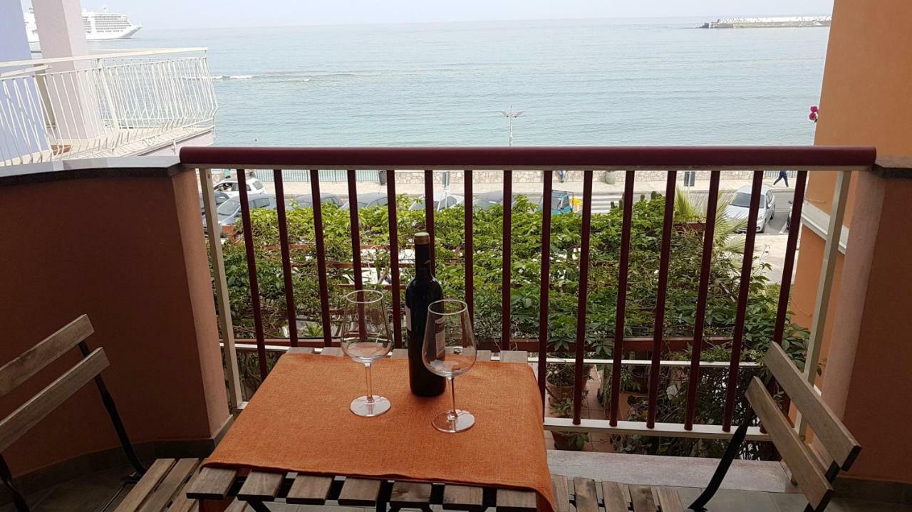 Loft Baia Di Giardini Apartment Екстериор снимка